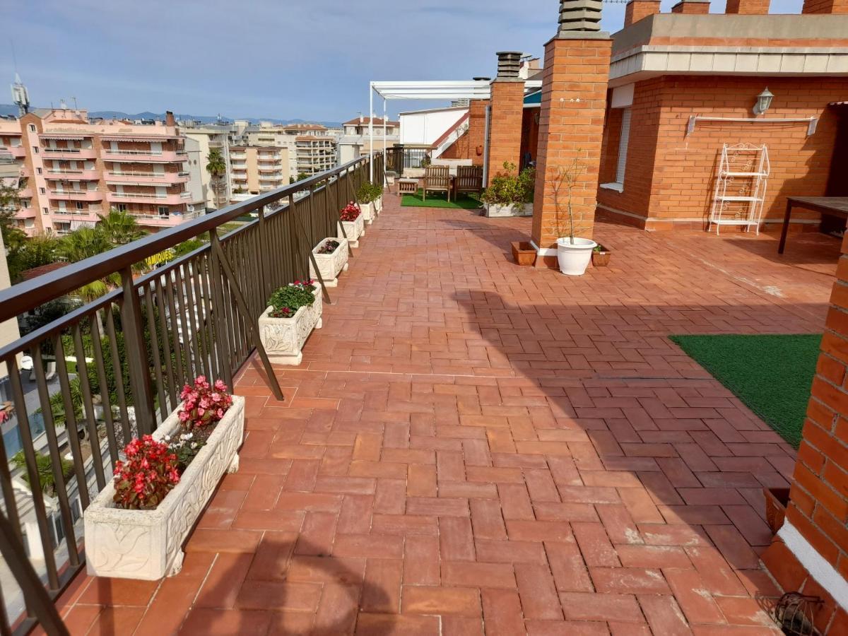 Atico Isaac Albeniz Apartment Ла Пинеда Екстериор снимка